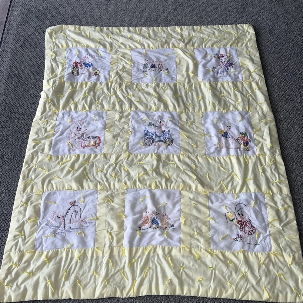 Vintage Baby Blanket Quilt. Pigs. Piggies. 42 X 52. Yellow.